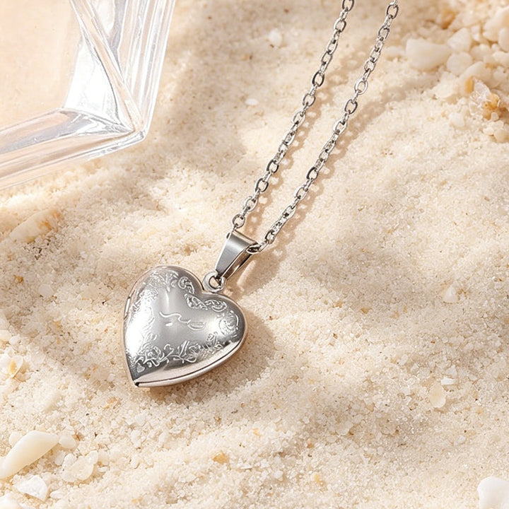  HilalHaven Engraved Heart Locket Pendant Necklace - Silver Heart - image 0