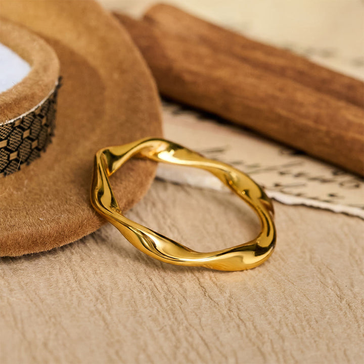 HilalHaven Smooth Undulating‑Edge Mobius‑Inspired Sleek Casual‑Style Ring - image 2