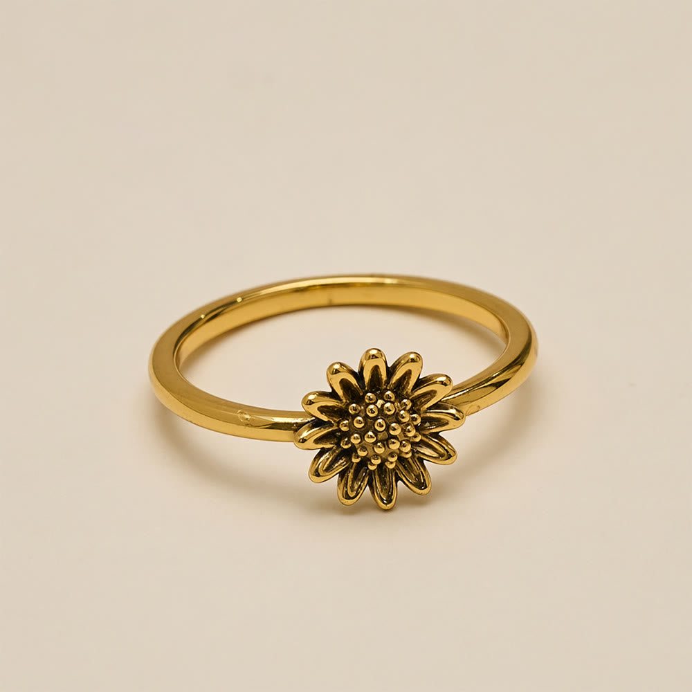 HilalHaven Single‑Blossom Daisy‑Accent Slim‑Band Ring - image 10