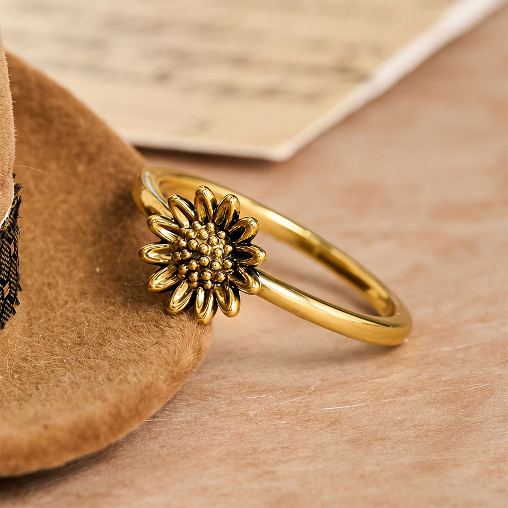 HilalHaven Single‑Blossom Daisy‑Accent Slim‑Band Ring - image 8